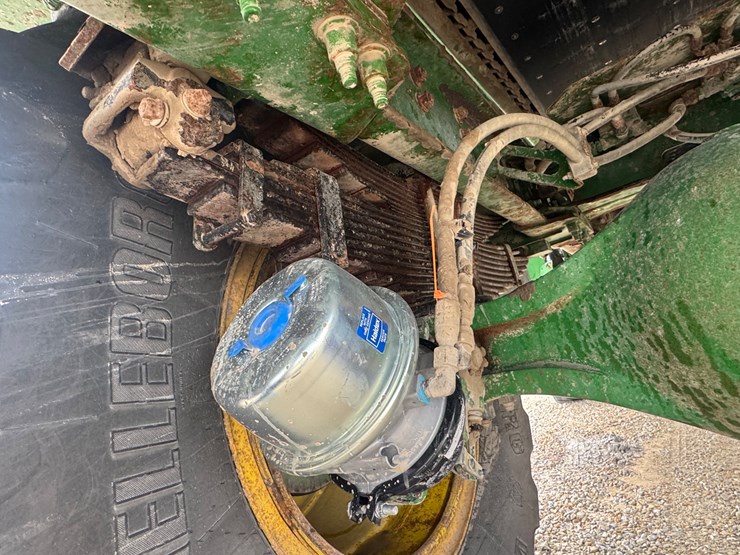 2019-john-deere-f4365-image-21