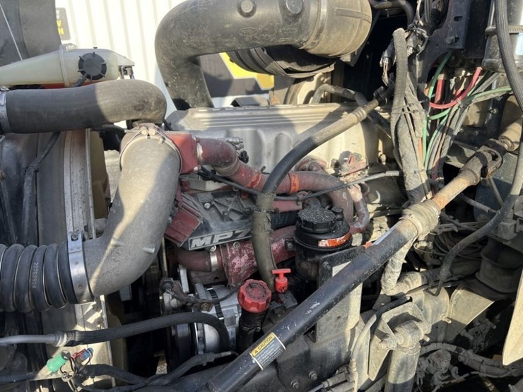 2015-mack-cxu613-tri-axle-truck-tractor-image-11