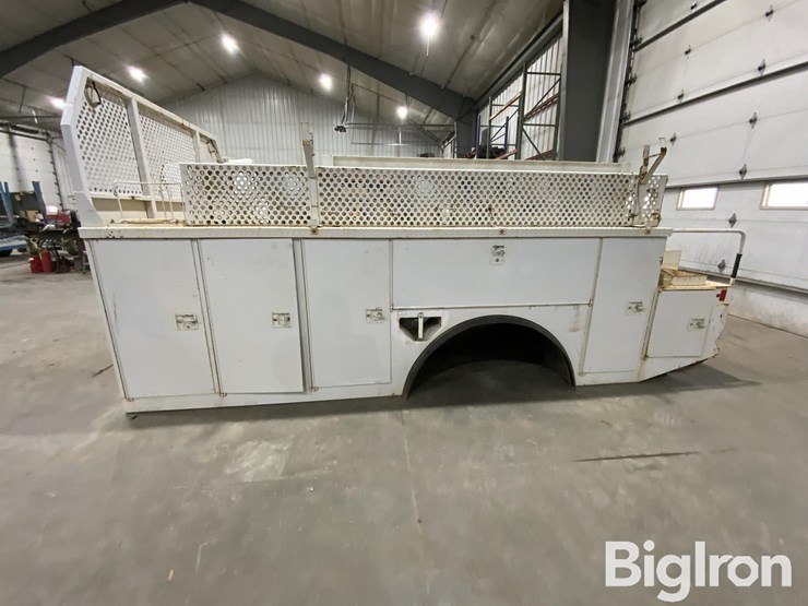 massey-ferguson-730-image-15