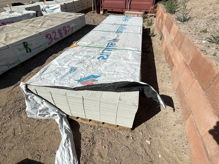 #4346-•-(appx.-308-pieces)-allura-6-¼"-primed-fiber-cement-smooth-lap-siding-image-4