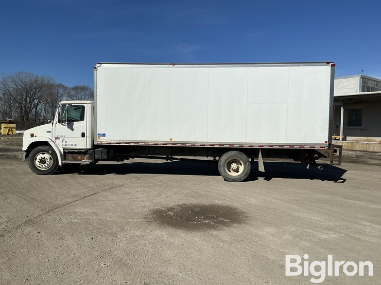 2002-freightliner-fl70-image-8