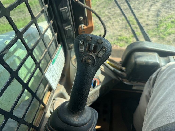 2019-bobcat-t650-image-11