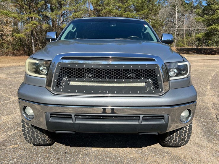 2010-toyota-tundra-image-5