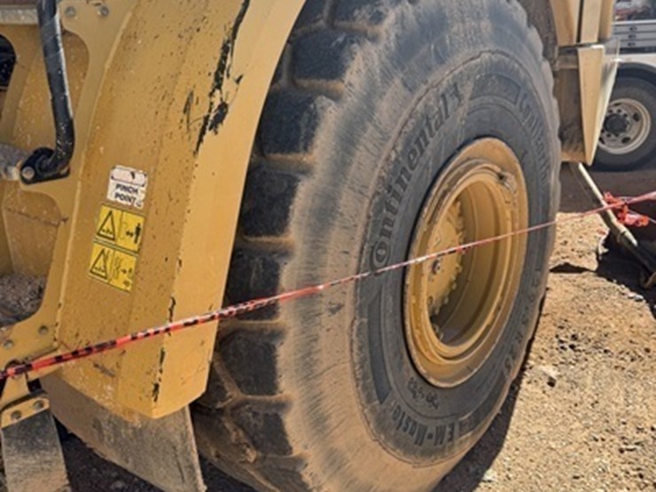 2013-caterpillar-740b-image-9