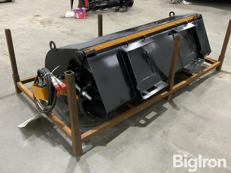 2025-massey-ferguson-730-image-7