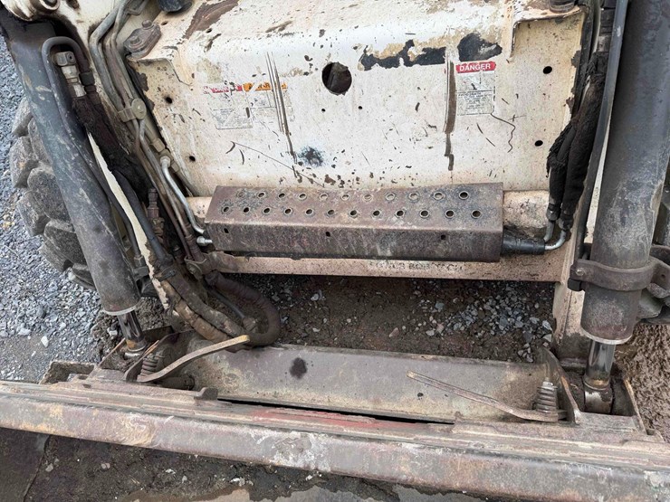 2002-bobcat-873-image-8