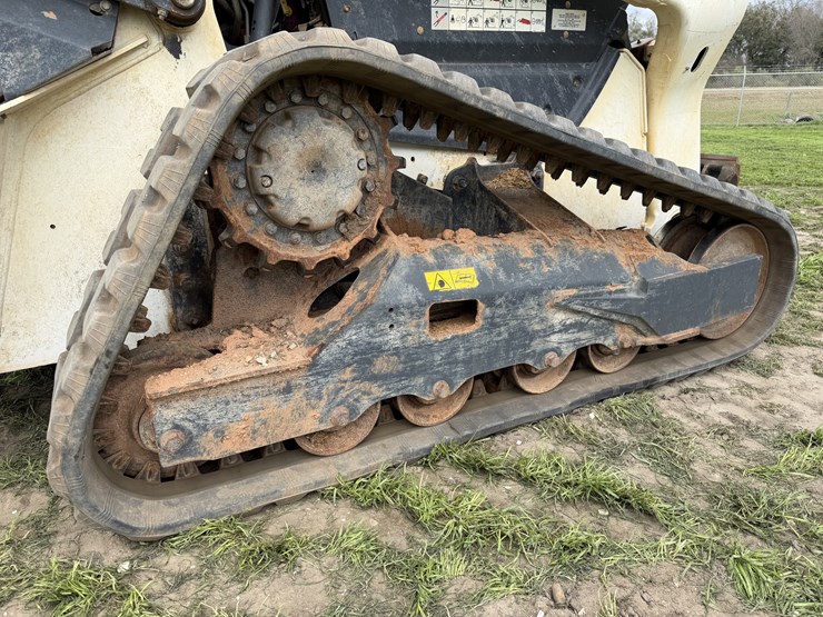 2023-bobcat-t76-image-10