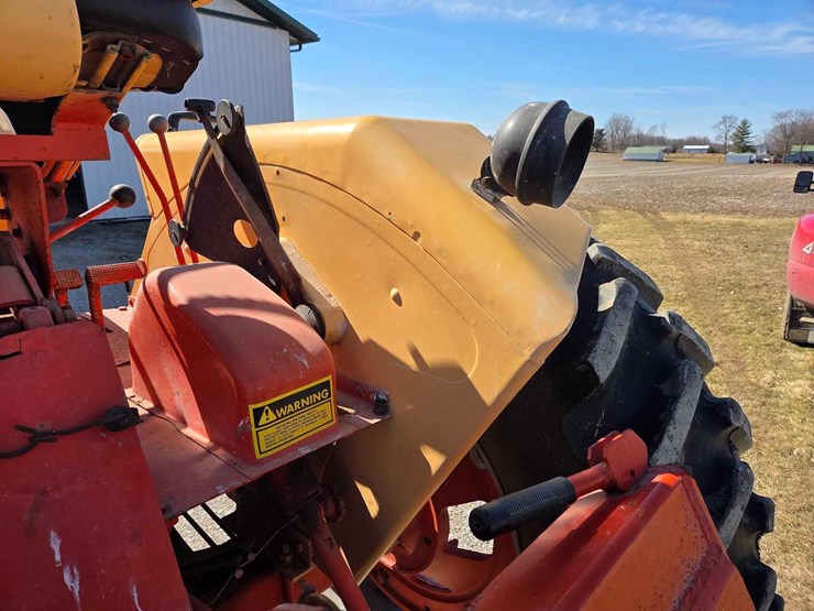 case-730-comfort-king-tractor-image-15