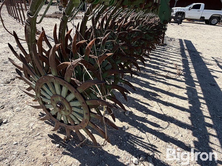 john-deere-400-image-8