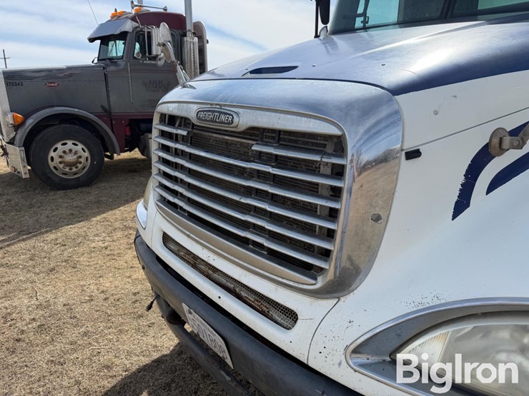 2005-freightliner-columbia-120-t/a-truck-tractor-image-11
