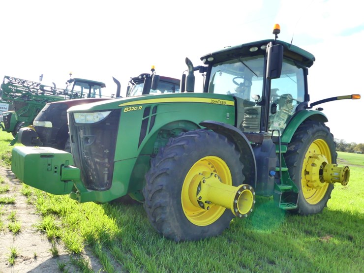 john-deere-8320r-image-2