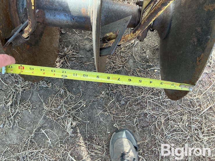 john-deere-220-image-15