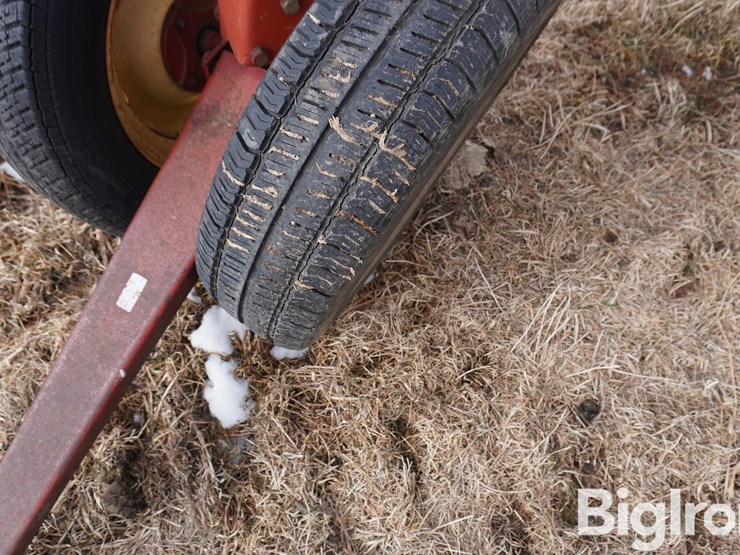 new-holland-260-image-19