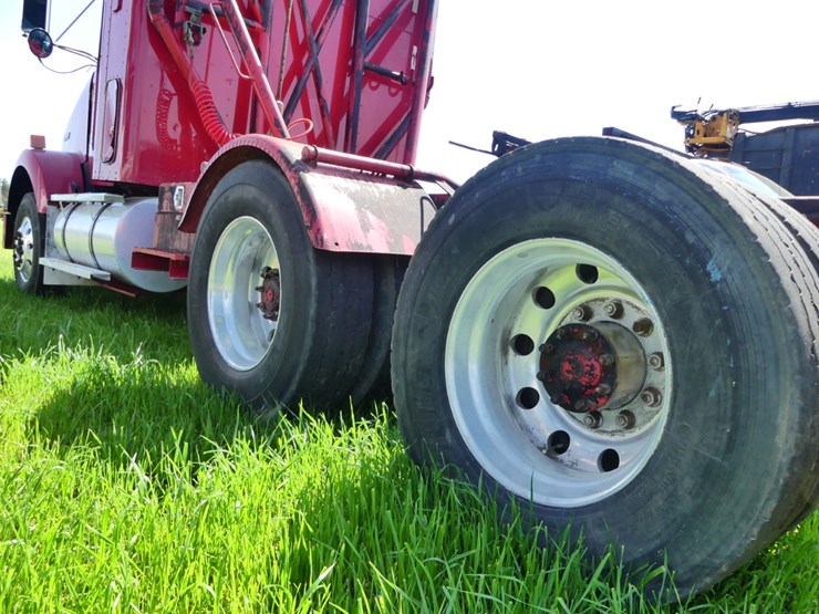 2012-kenworth-t800-image-7