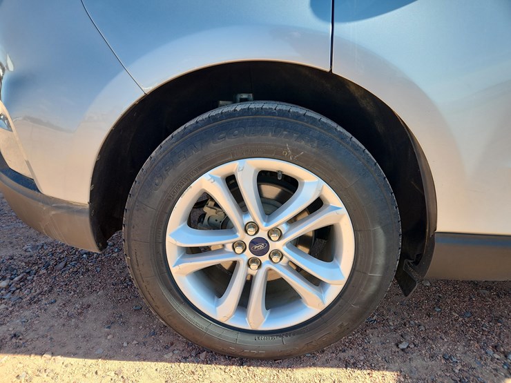 2019-ford-edge-sel-image-12