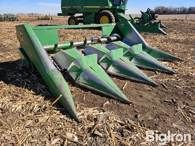 john-deere-444-image-3