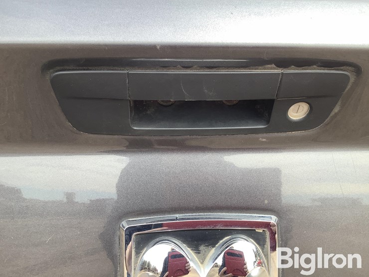 2016-dodge-1500-image-18