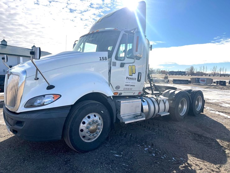 2015-international-prostar-image-1