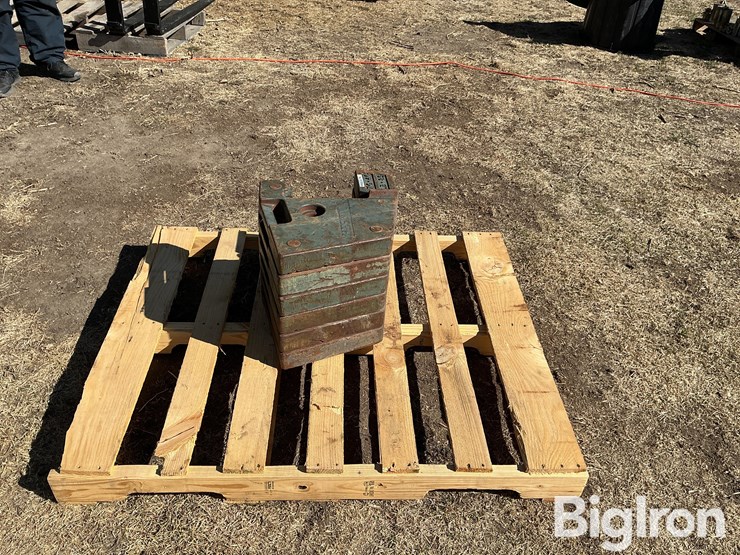 hesston-85lb-tractor-suitcase-weights-image-4