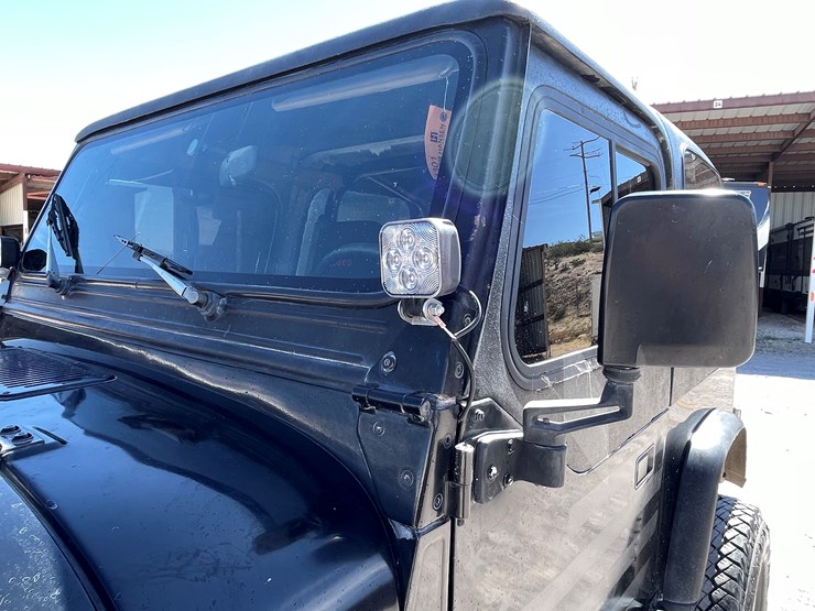 1994-jeep-wrangler-image-6