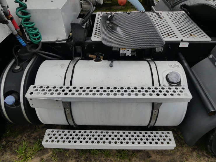 2015-kenworth-t680-image-9