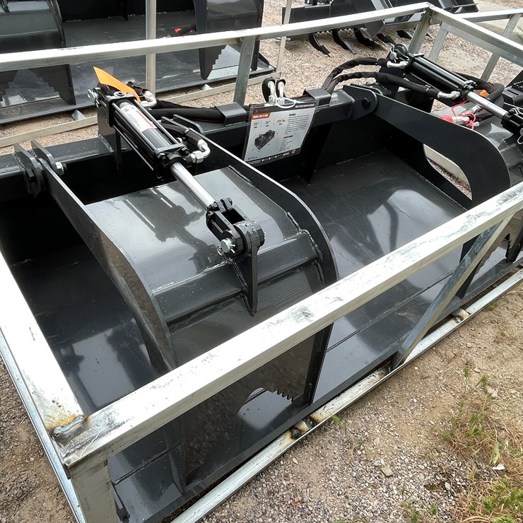 #4365 • Unused 2026 Wolverine Skid Steer Grapple Bucket Attachment