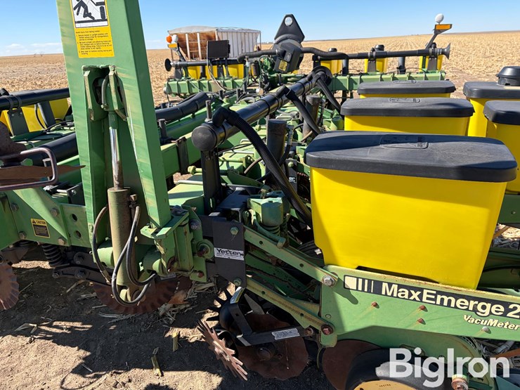 john-deere-7200-image-18