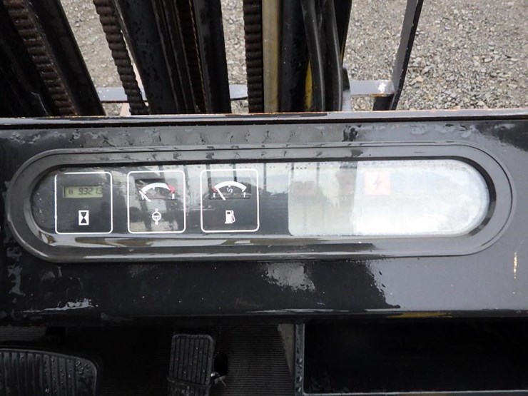 yale-gp050tgnuae084-forklift-image-21