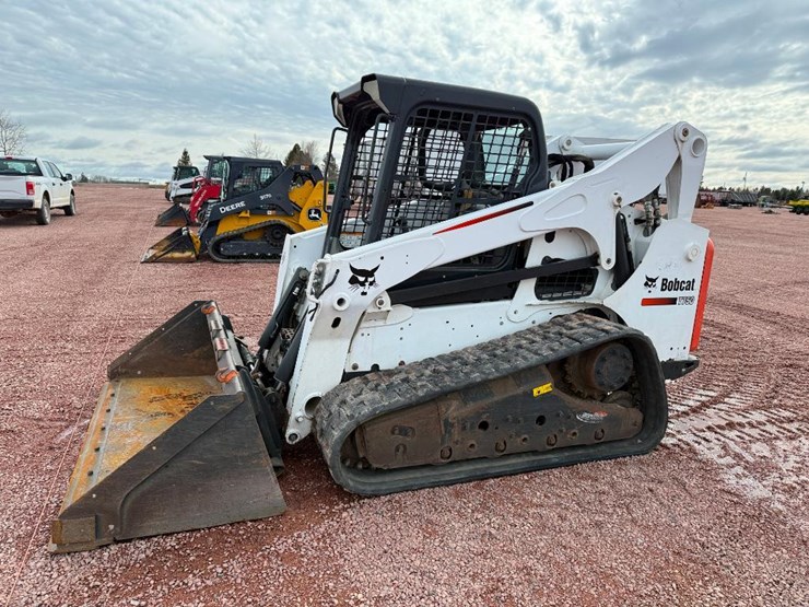 bobcat-t750-image-1