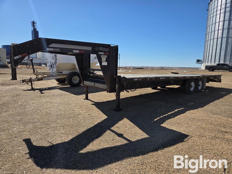 2008-titan-trailer-image-1