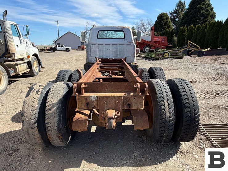 1969-gmc-dump-truck-image-3