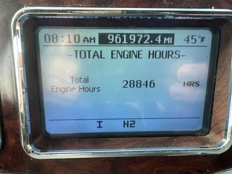 2015-mack-cxu613-tri-axle-truck-tractor-image-34