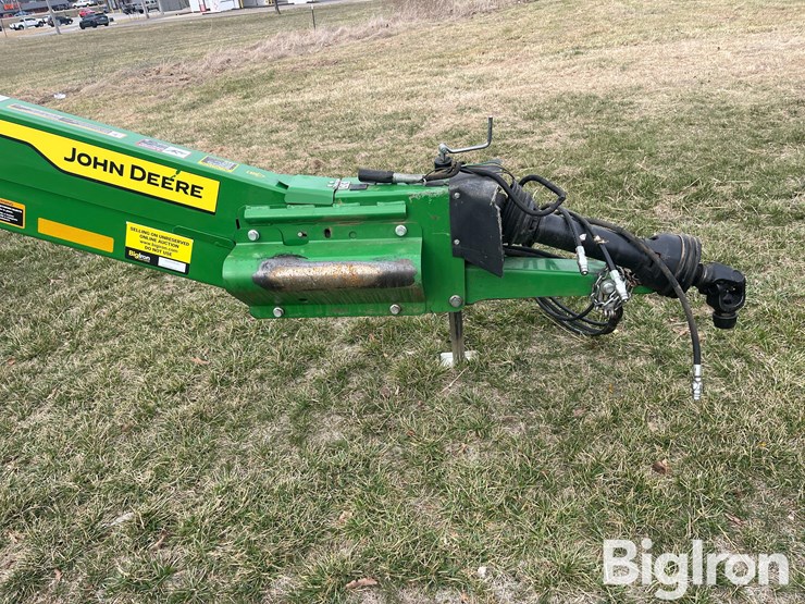 2022-john-deere-c300-image-10