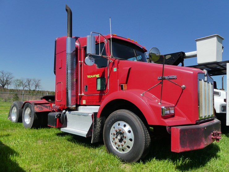 2012-kenworth-t800-image-1