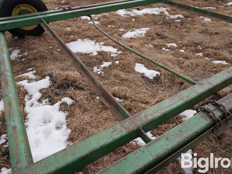 john-deere-32-image-17