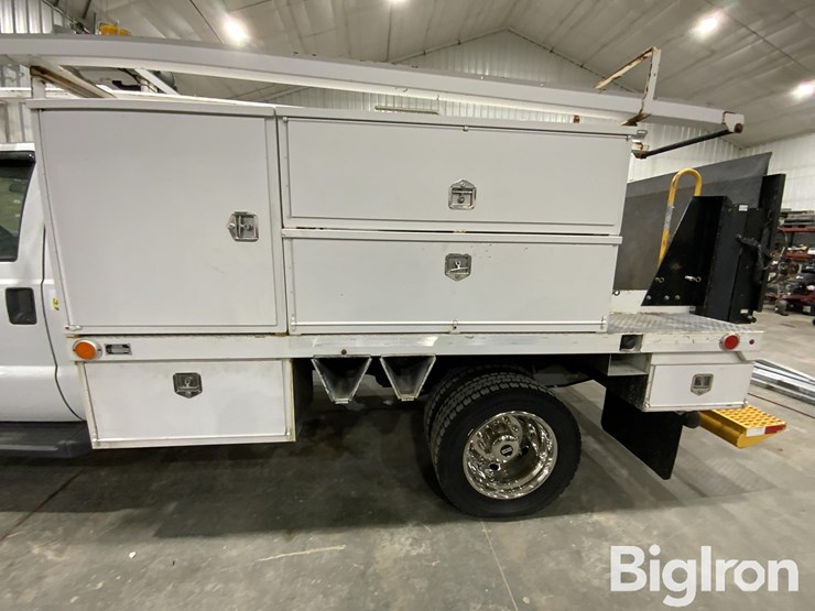 2015-ford-f550-xl-image-17