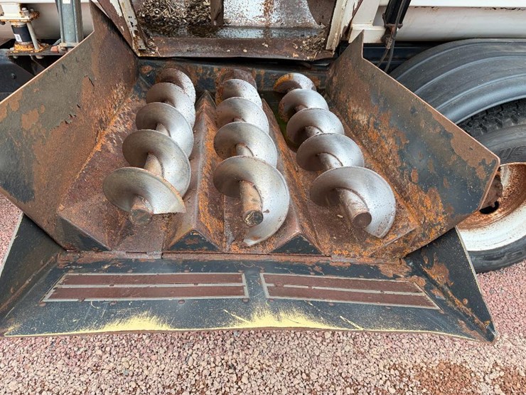 international-7600-image-75