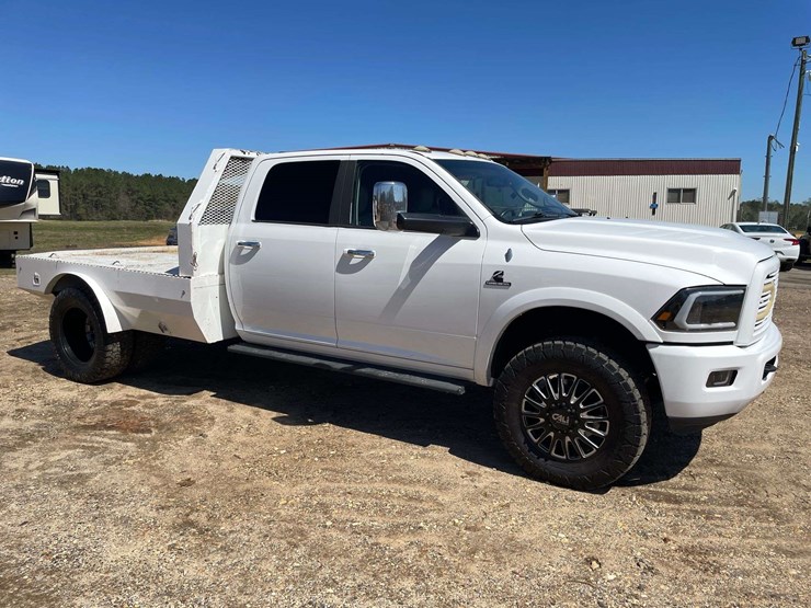2010-dodge-ram-3500-image-4