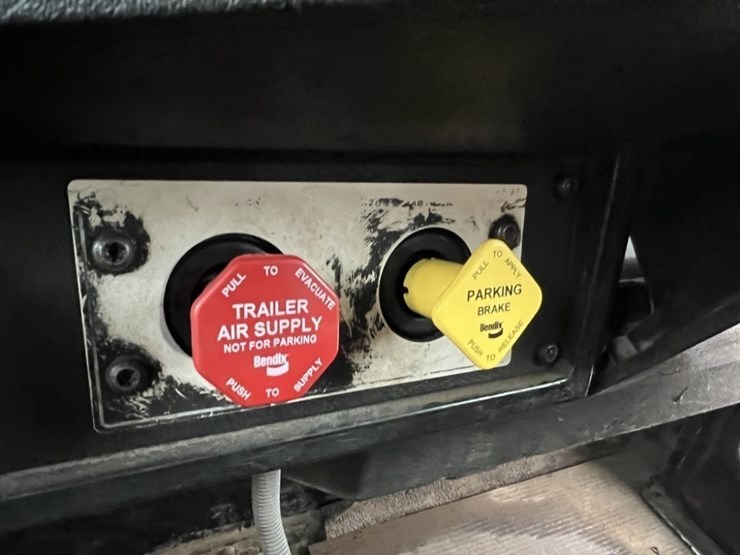 1997-kenworth-t800-image-30