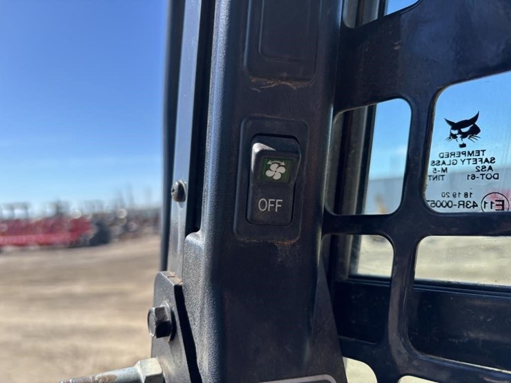 2018-bobcat-s550-image-27