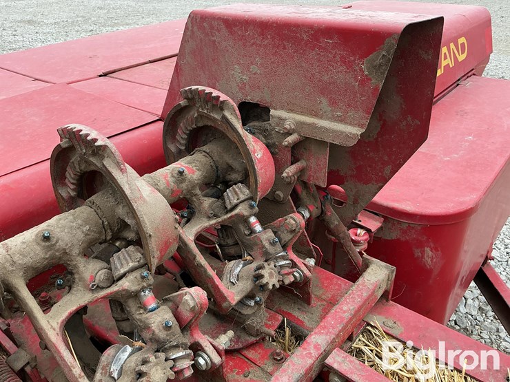 new-holland-273-image-17