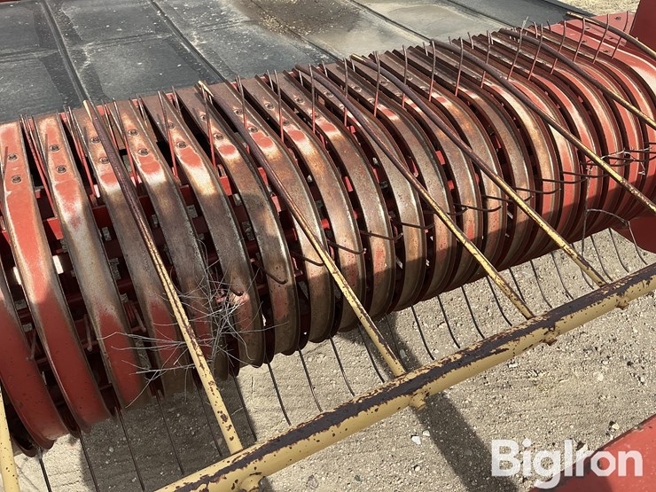 new-holland-166-image-12