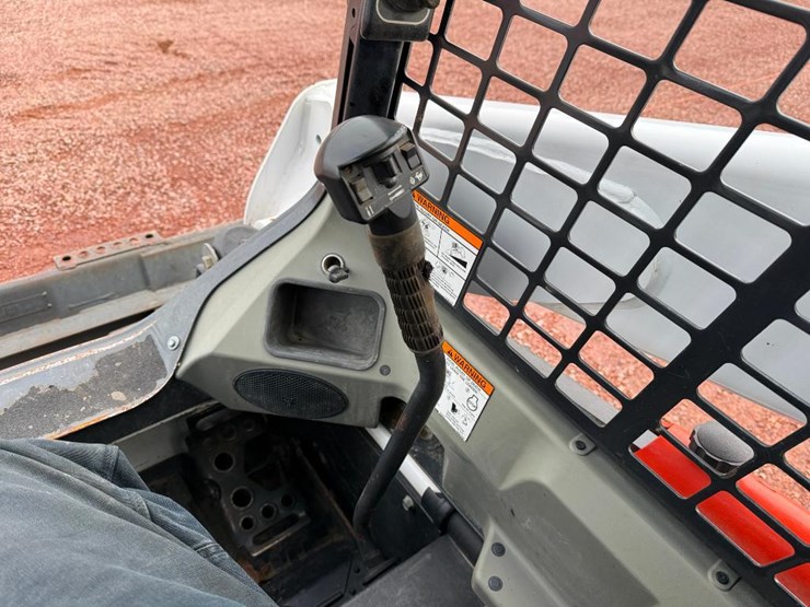 bobcat-t750-image-33