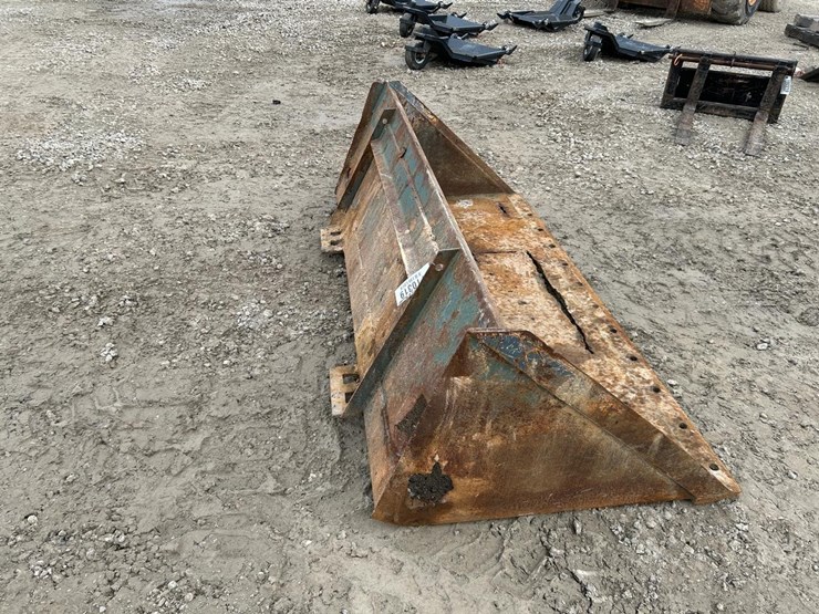 skid-steer-4-1-bucket-image-4