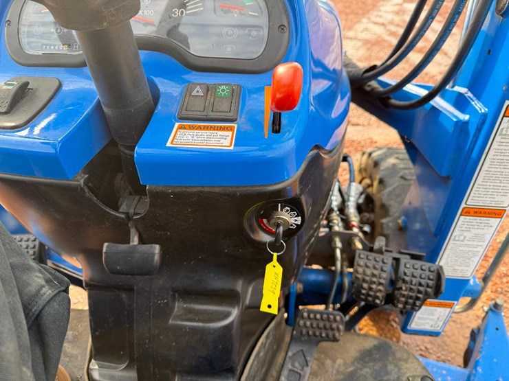 new-holland-tc29d-image-44