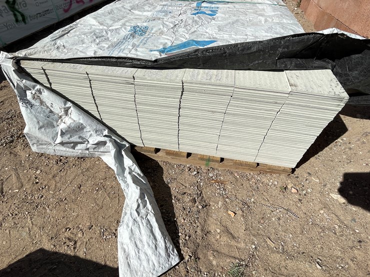 #4346-•-(appx.-308-pieces)-allura-6-¼"-primed-fiber-cement-smooth-lap-siding-image-5