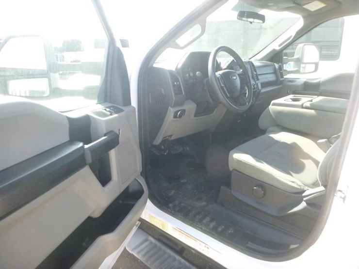 2018-ford-f550-image-8