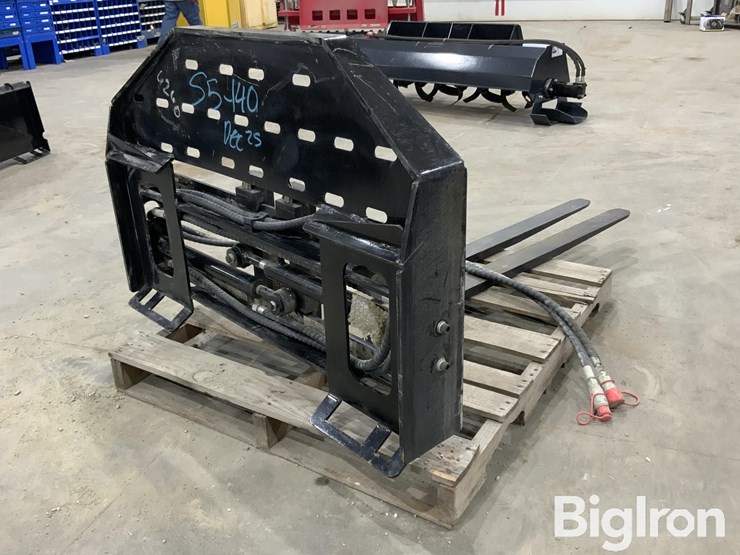 2025-massey-ferguson-730-image-5