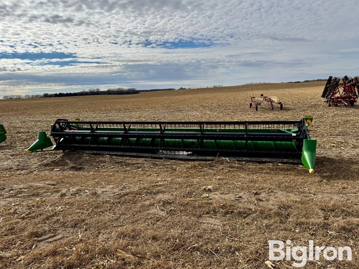 2017-john-deere-630f-image-2