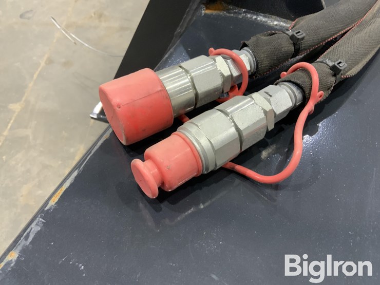 2025-massey-ferguson-730-image-14